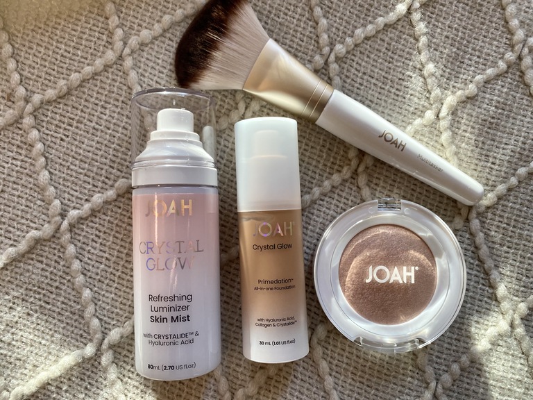 JOAH Crystal Glow All-in-one Foundation