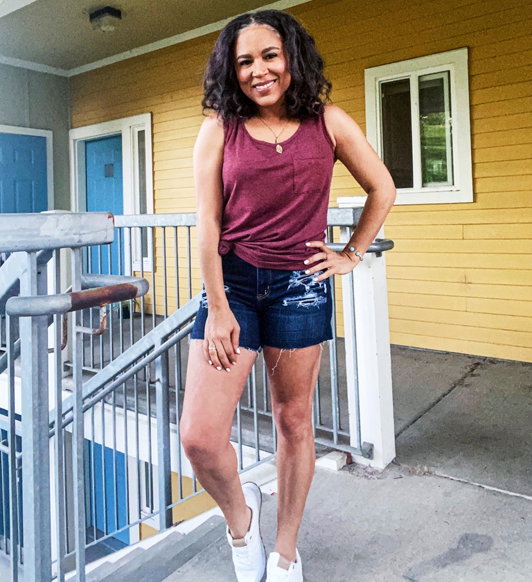 burgundy basic tunic length tank top and denim shorts